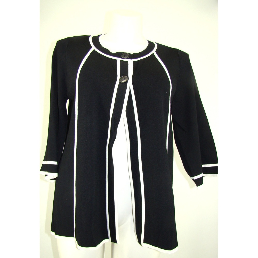 GRACE WOMAN PLUS BLACK WHITE KNIT CARDIGAN SIZE 1X   D162